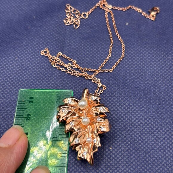 Fragrant Jewels Rose Gold Plated Pendant Brooch Necklace Faux Pearls & Crystals - Picture 6 of 8